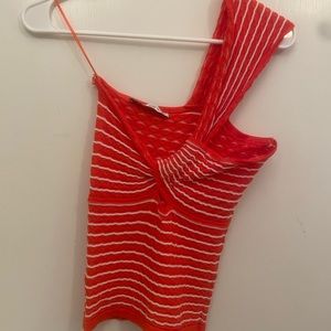 One shoulder knit top! Great condition and perfect for summer Size S Women’s